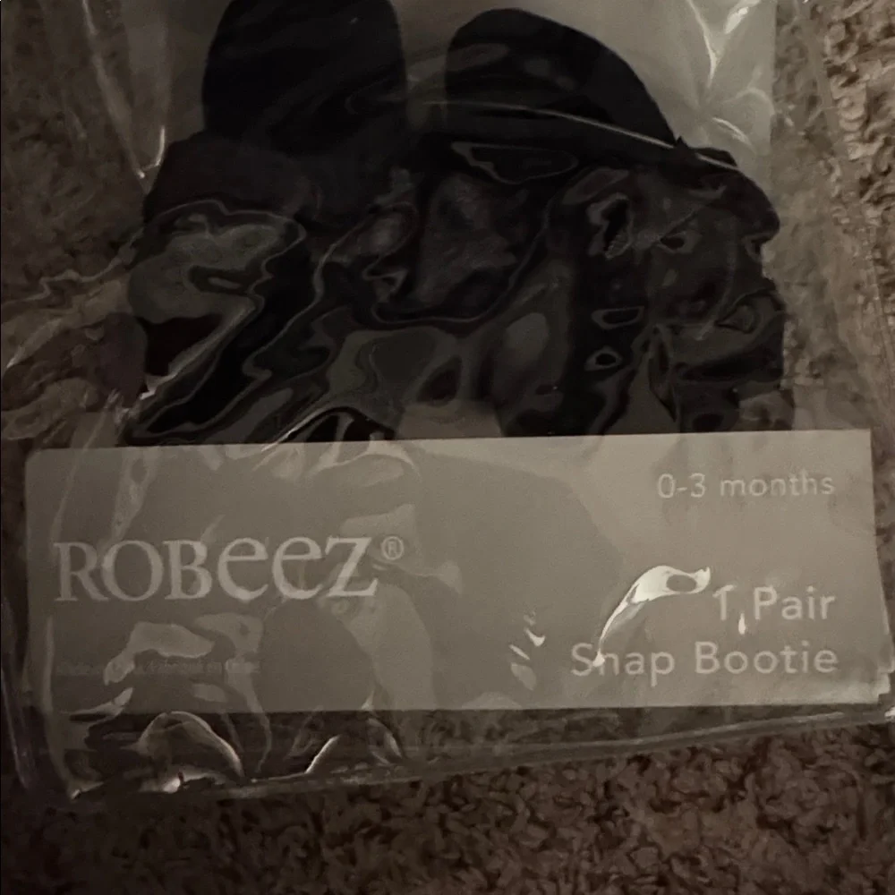 Robeez Black Infant Booties with Bow - Picture 2 of 5